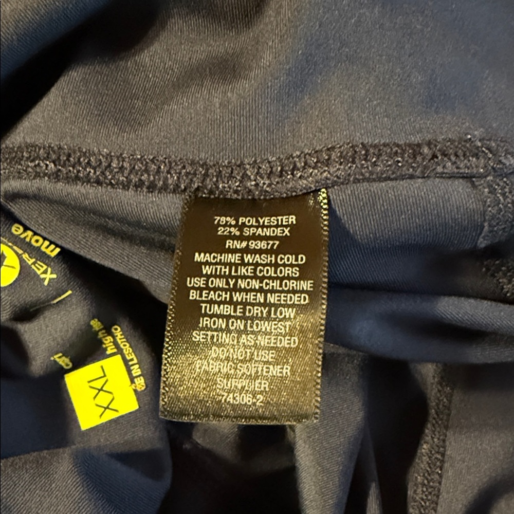Navy Blue Capris Leggings - Picture 3 of 3